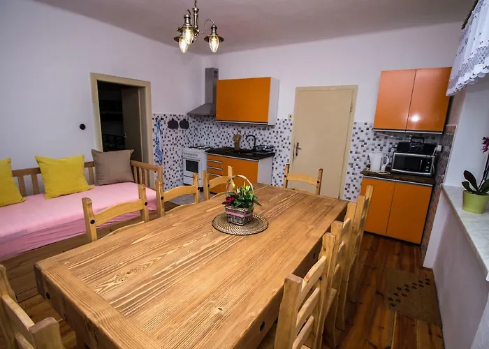 Rozboudovec Vakantiehuis Kremze